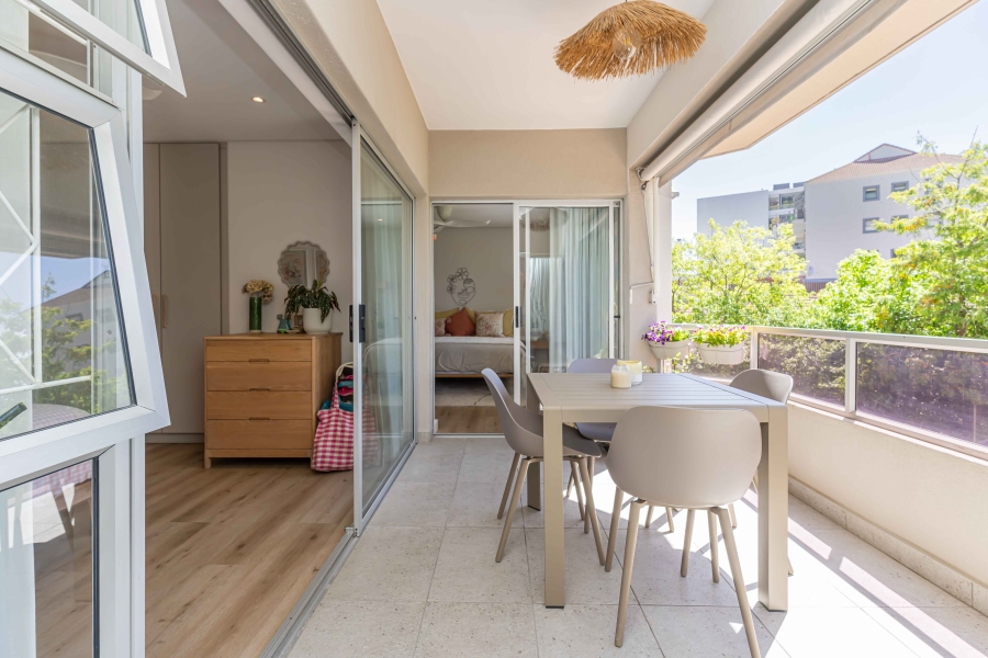 2 Bedroom Property for Sale in Sea Point Western Cape
